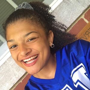 Meet your Posher, Maya